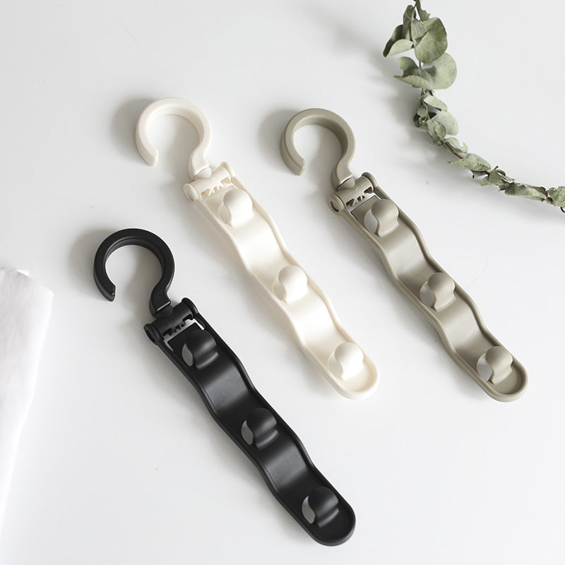 Extendable clothing hangers